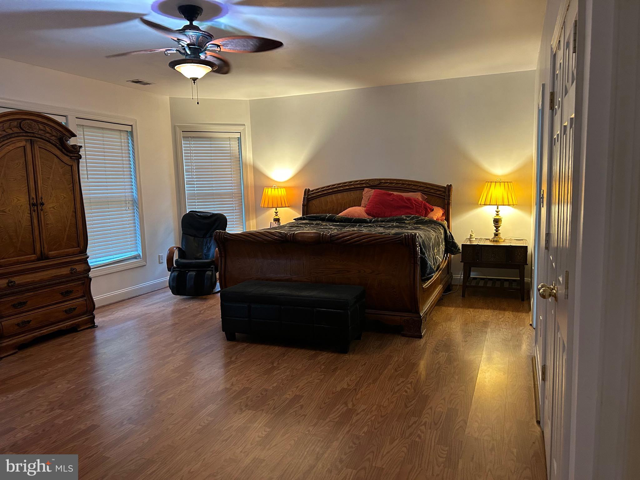 WESTBURY - Residential