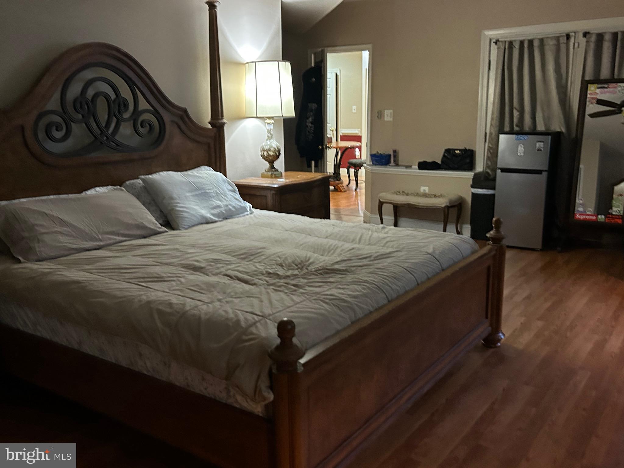 WESTBURY - Residential