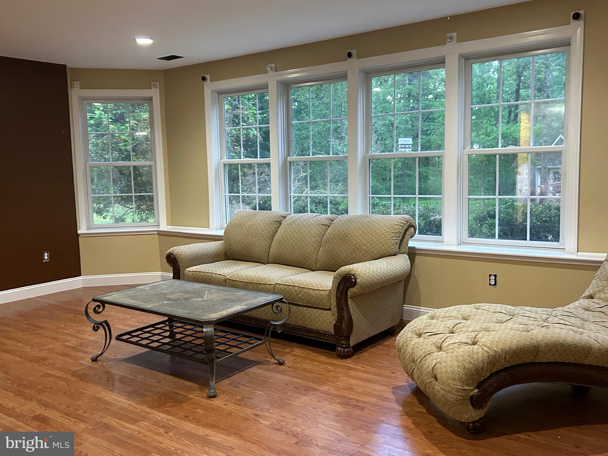 WESTBURY - Residential