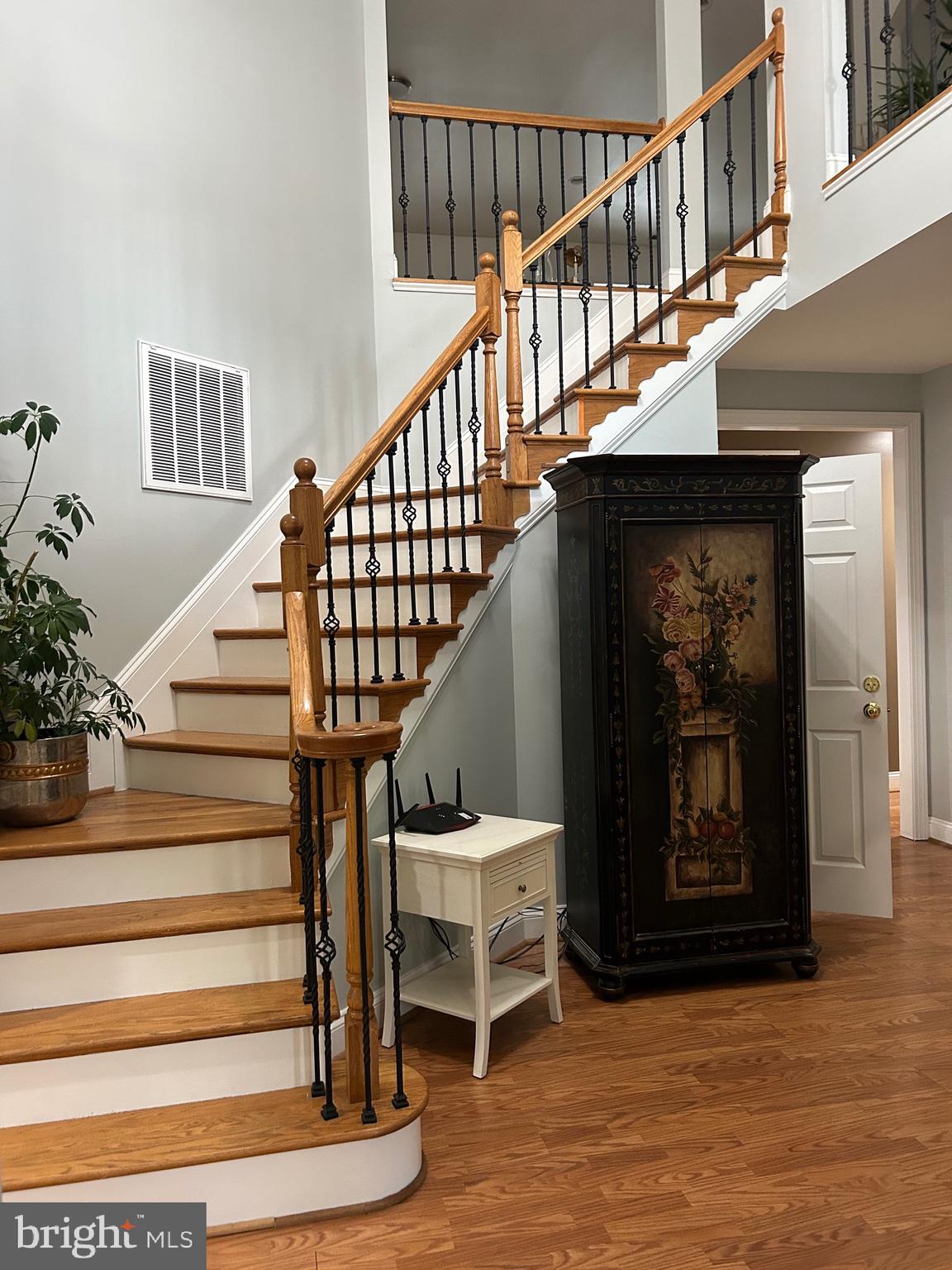 WESTBURY - Residential