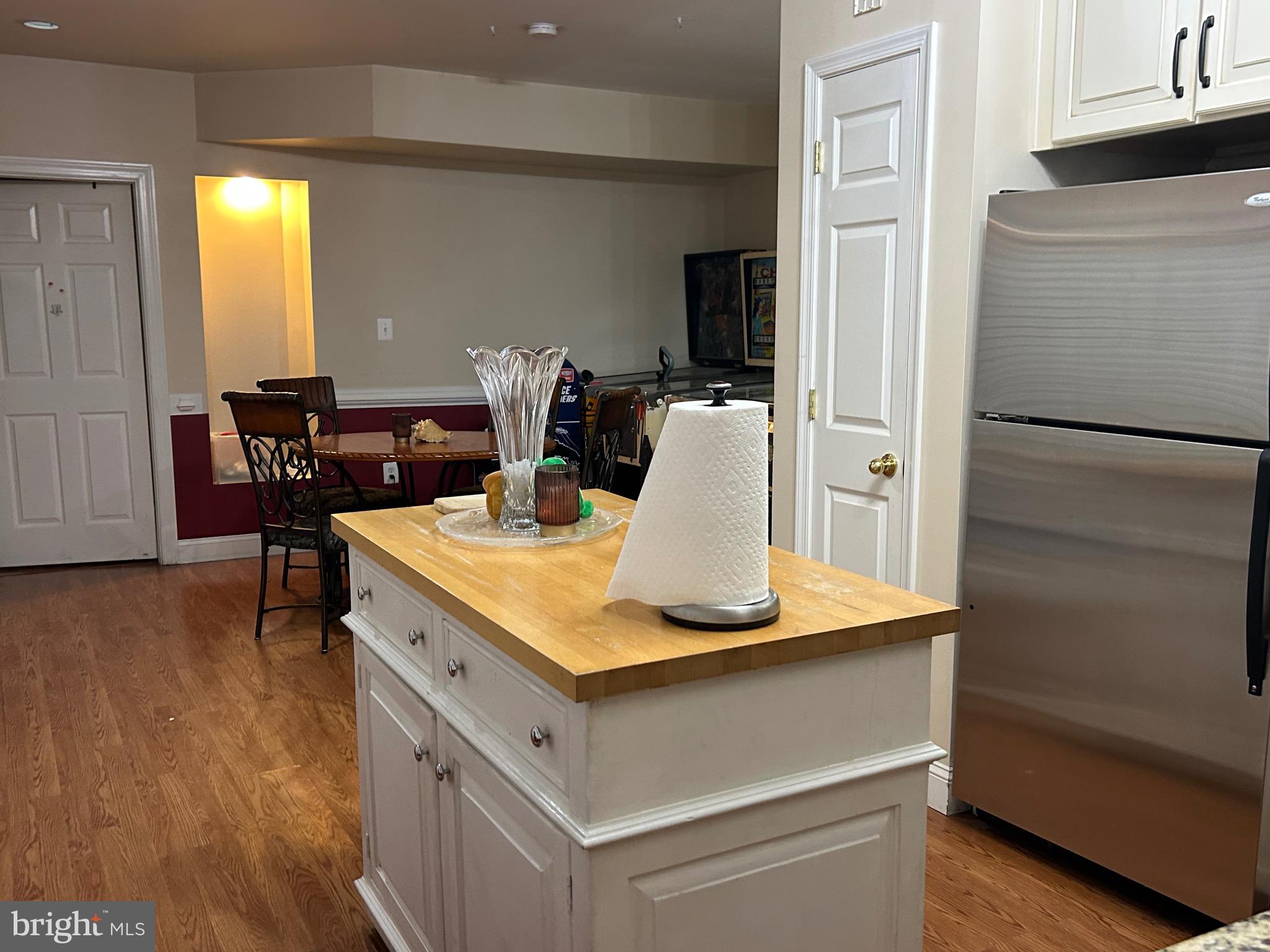 WESTBURY - Residential