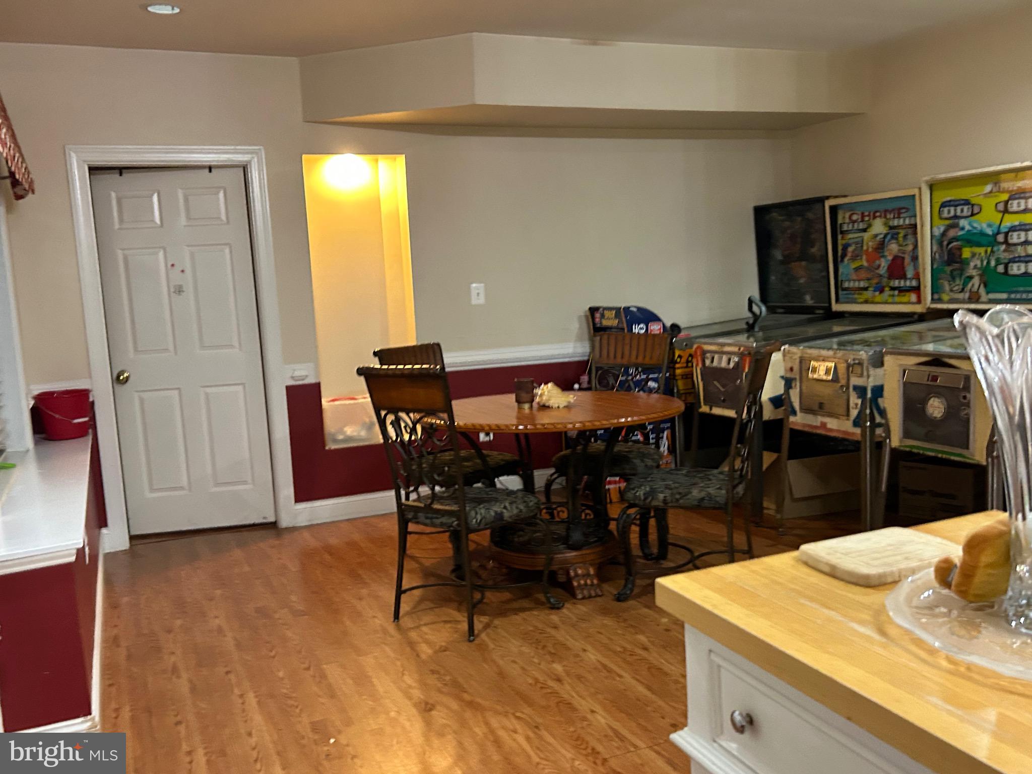 WESTBURY - Residential