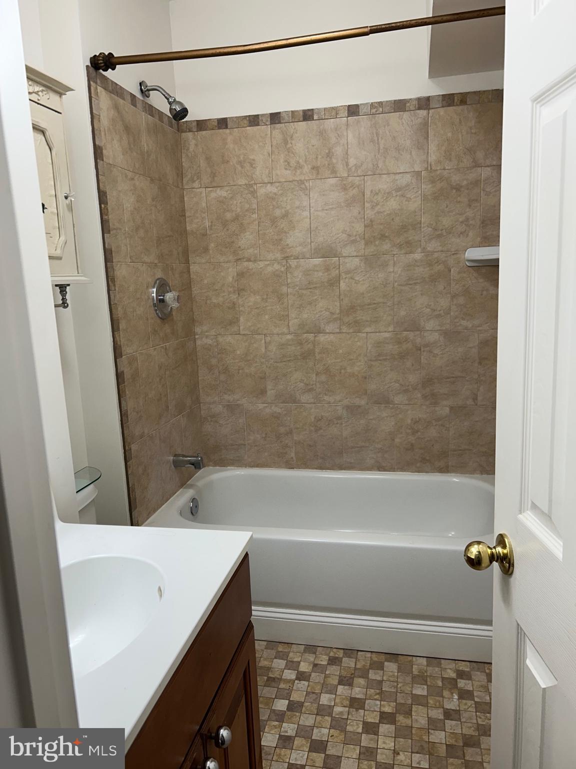 WESTBURY - Residential