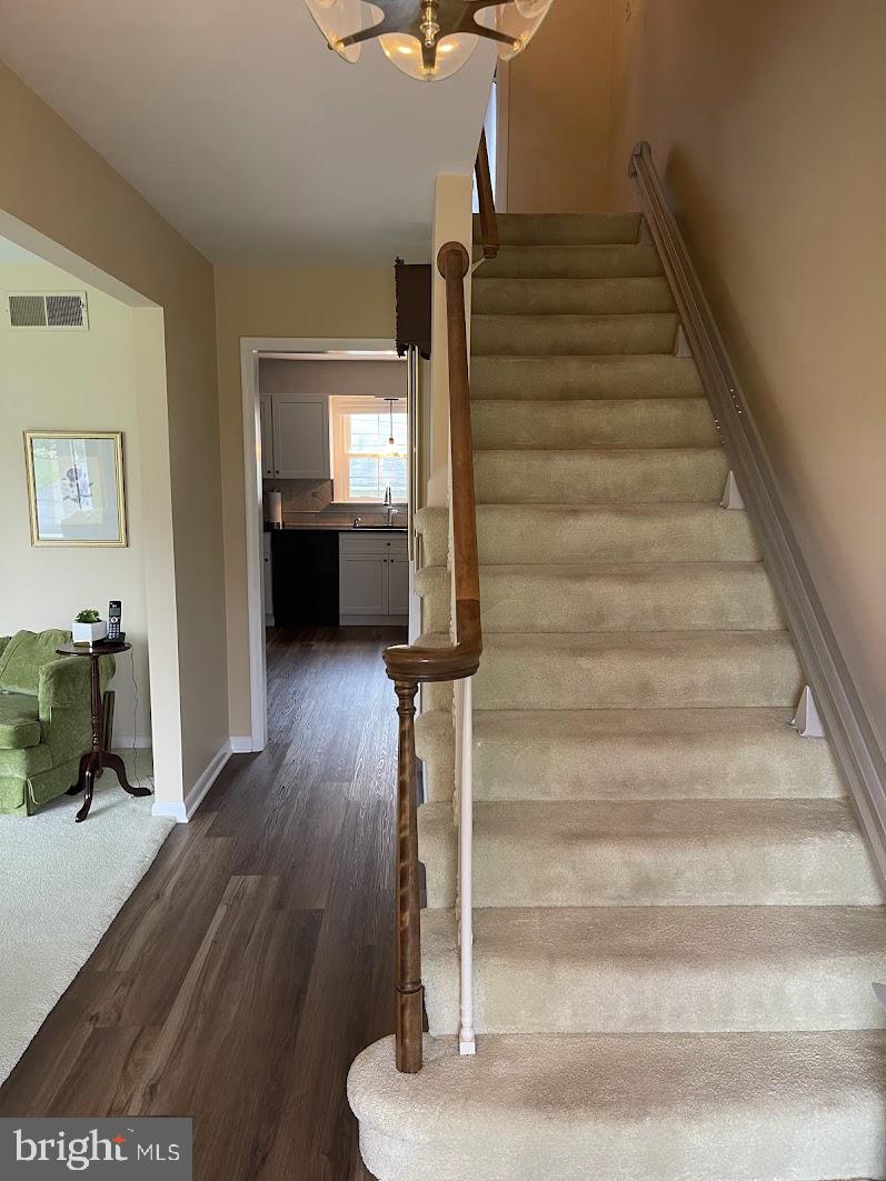 COUNTRY CLUB PARK - Residential