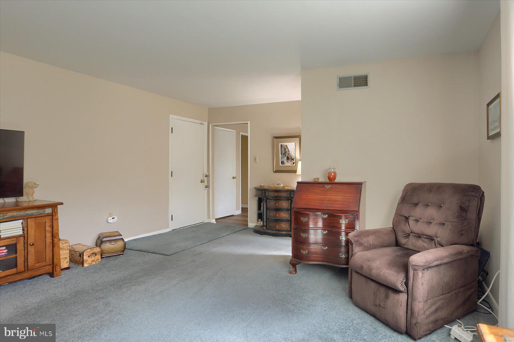 COUNTRY CLUB PARK - Residential