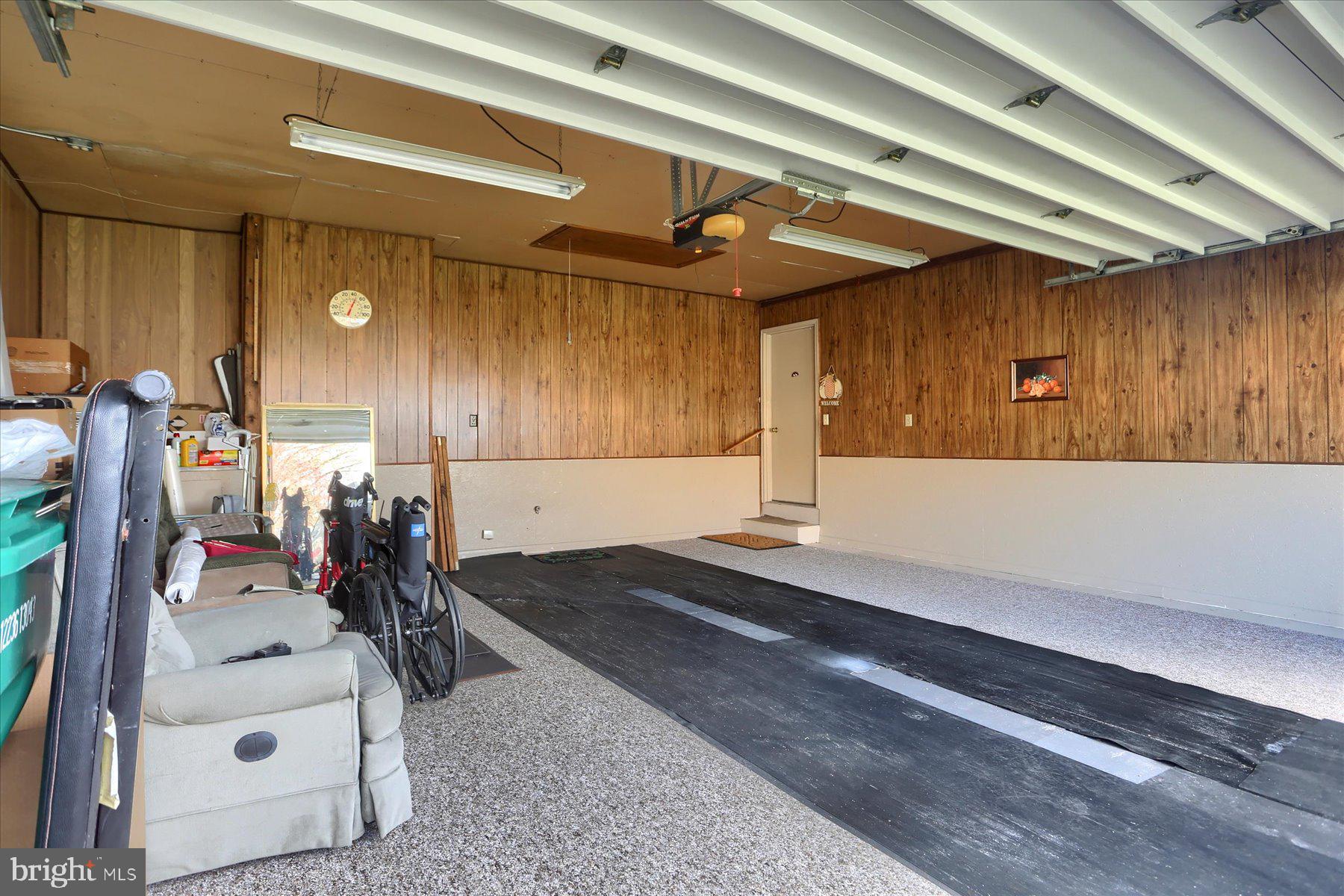 COUNTRY CLUB PARK - Residential
