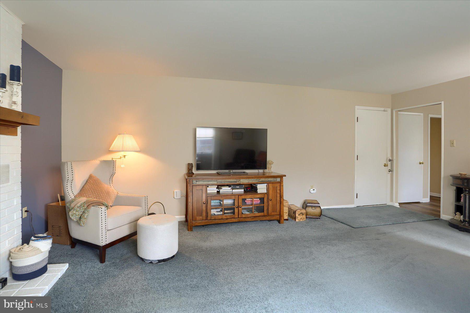COUNTRY CLUB PARK - Residential