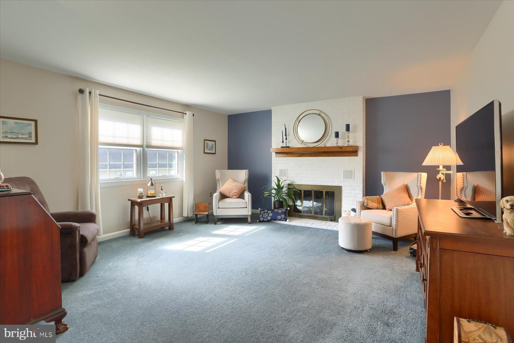 COUNTRY CLUB PARK - Residential