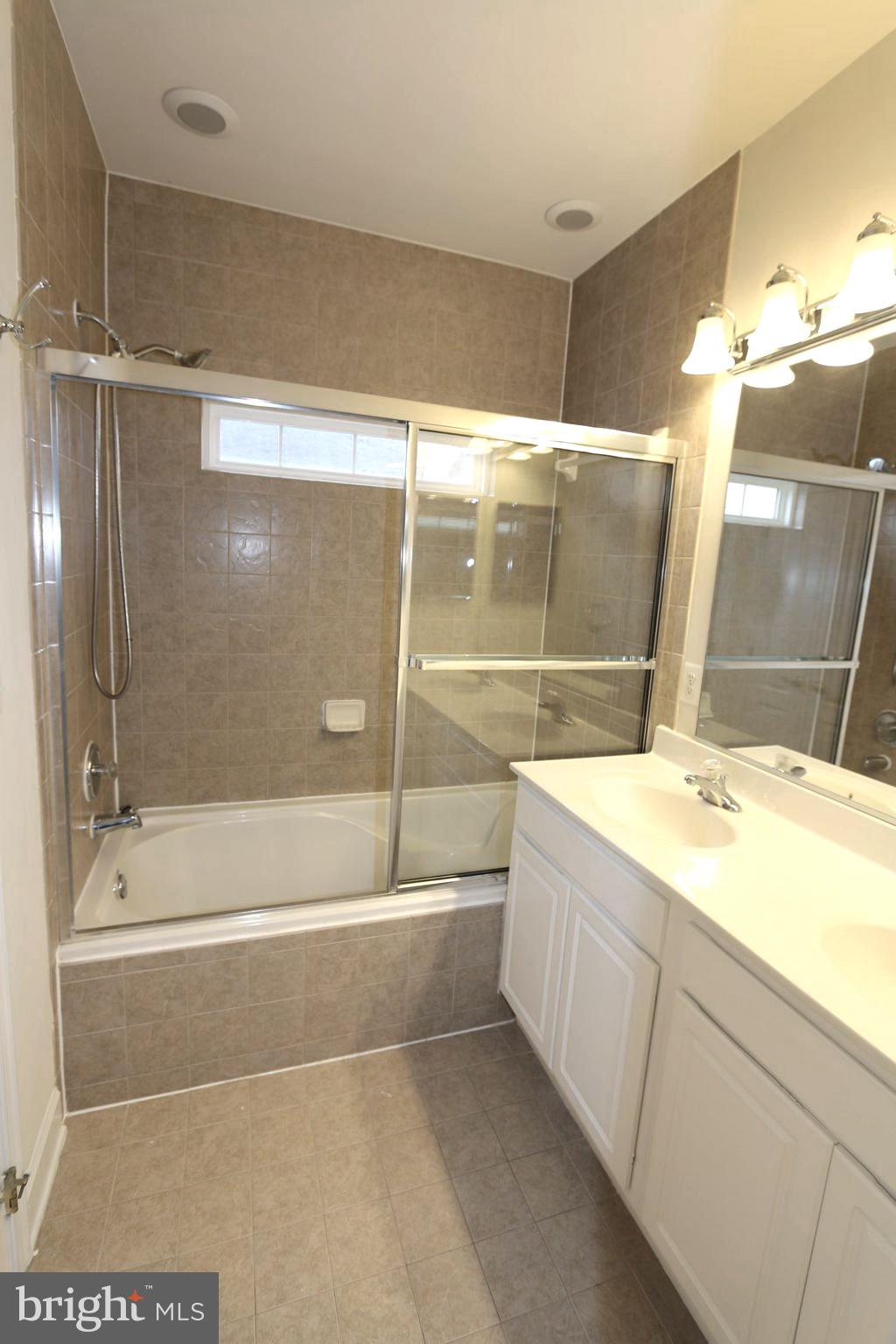 HIDDEN CREEK - Residential Lease