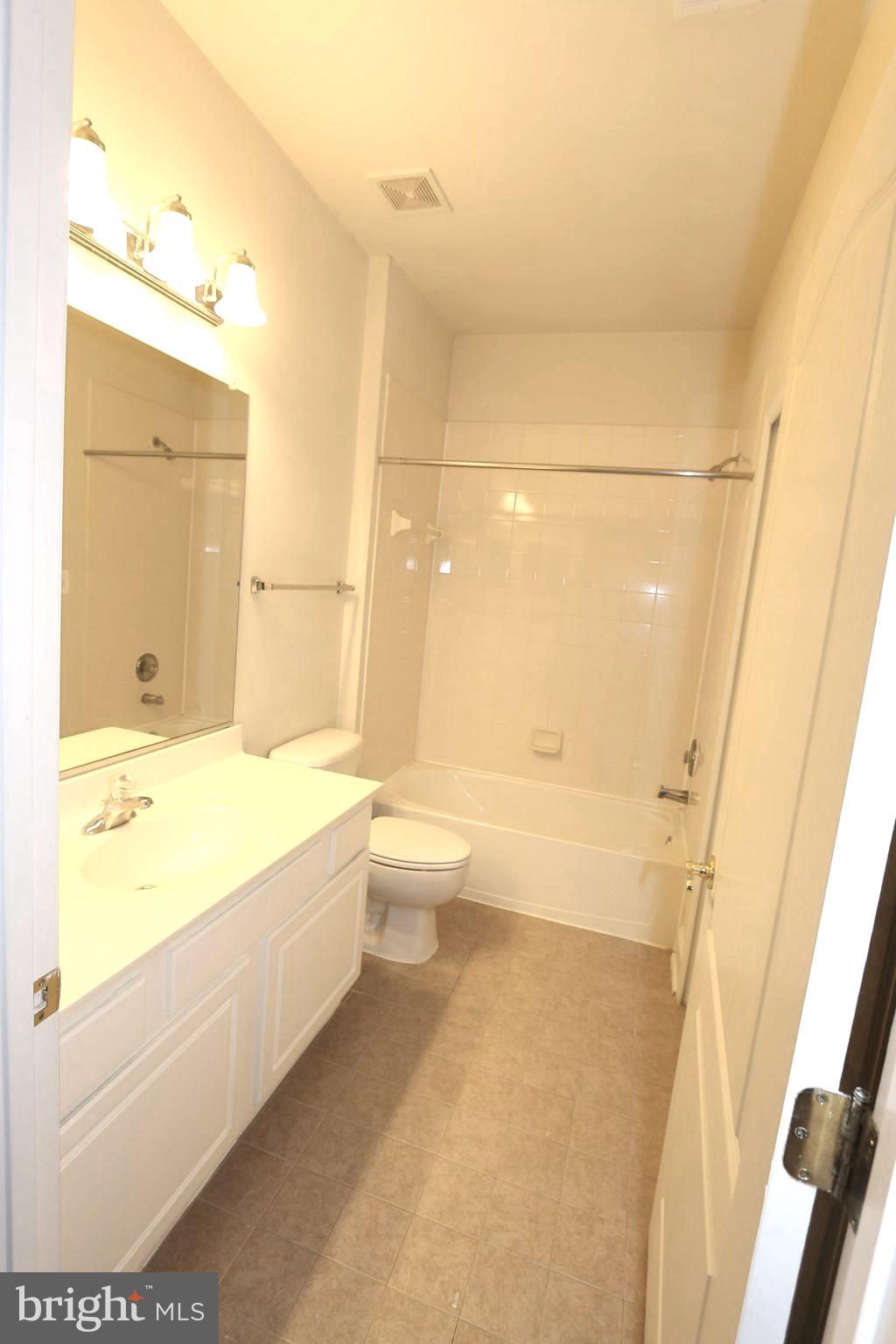 HIDDEN CREEK - Residential Lease