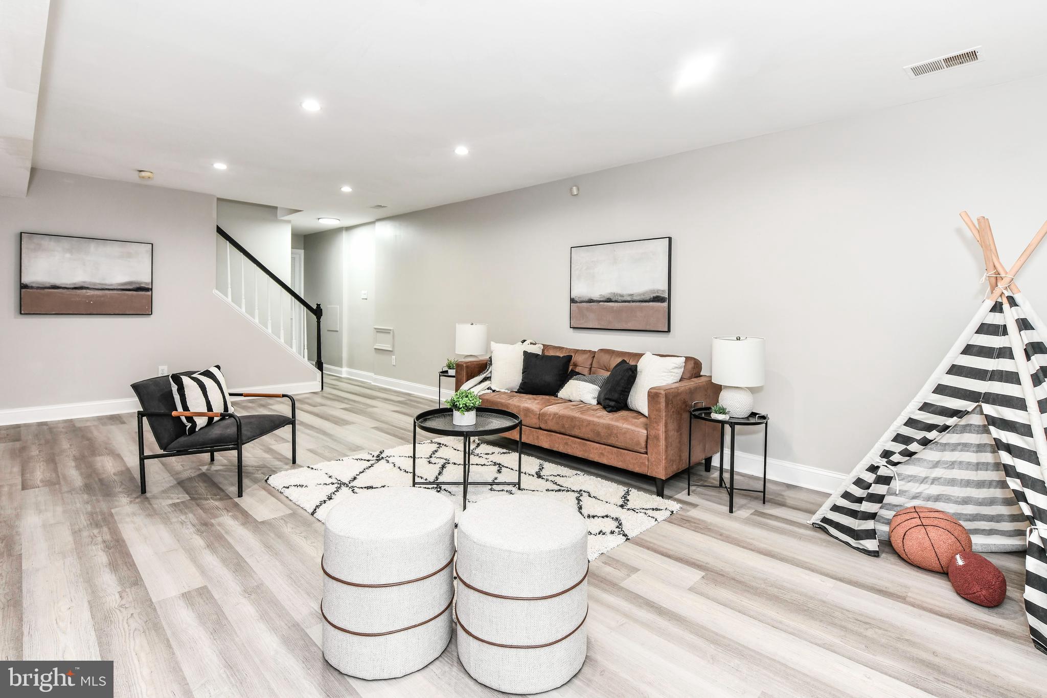 ASHBURN FARM - Residential Lease