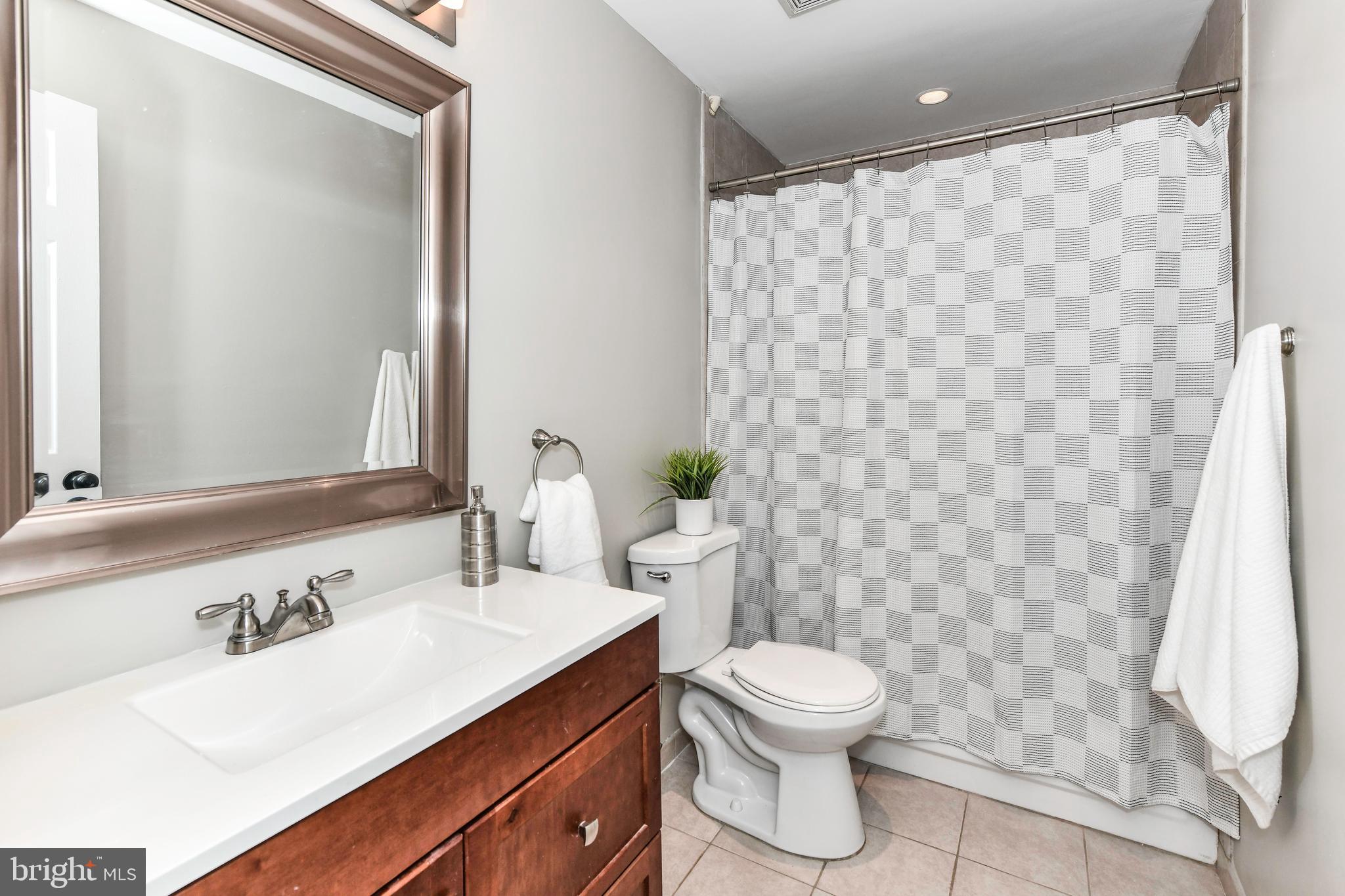 ASHBURN FARM - Residential Lease