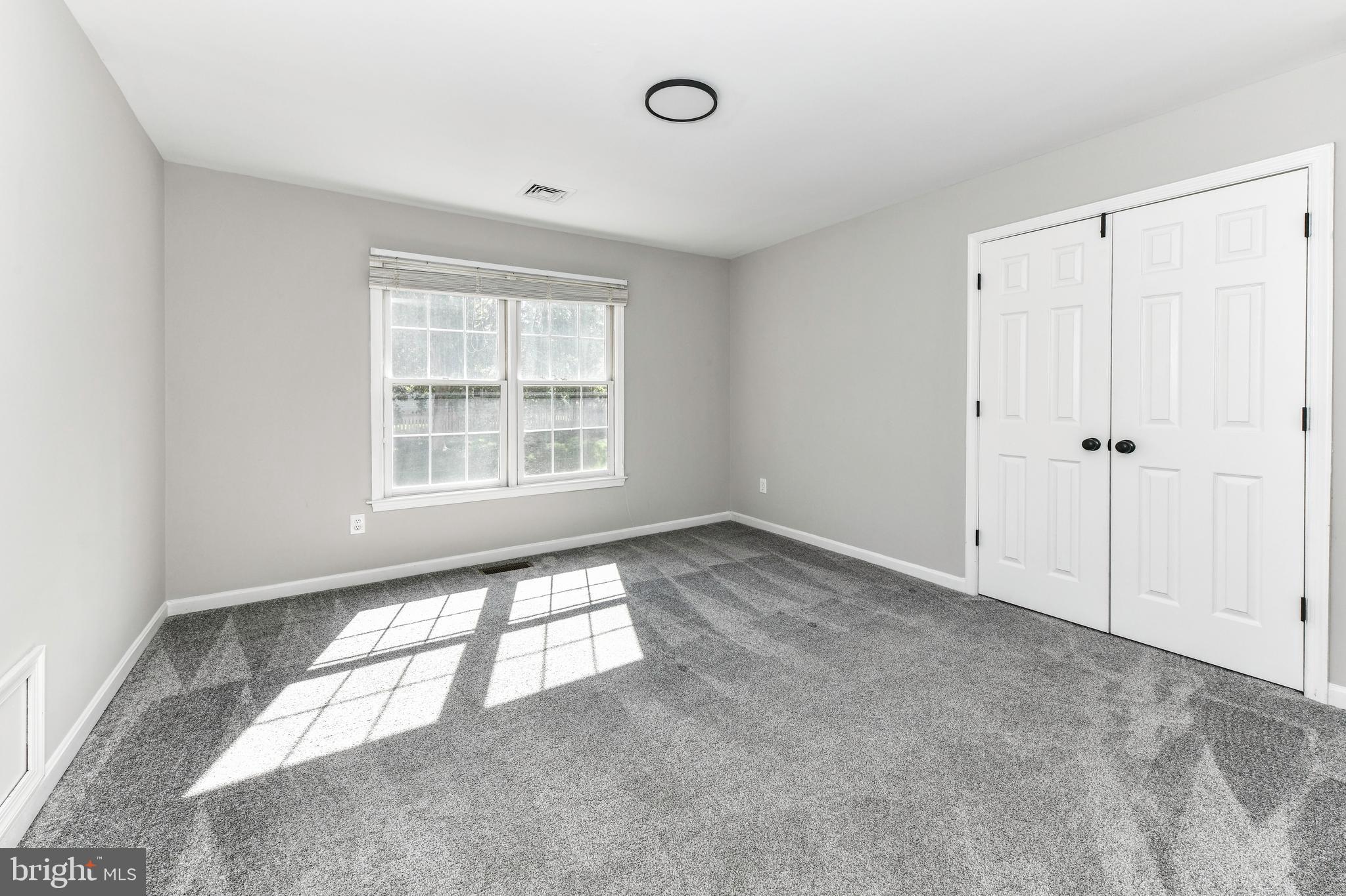 ASHBURN FARM - Residential Lease