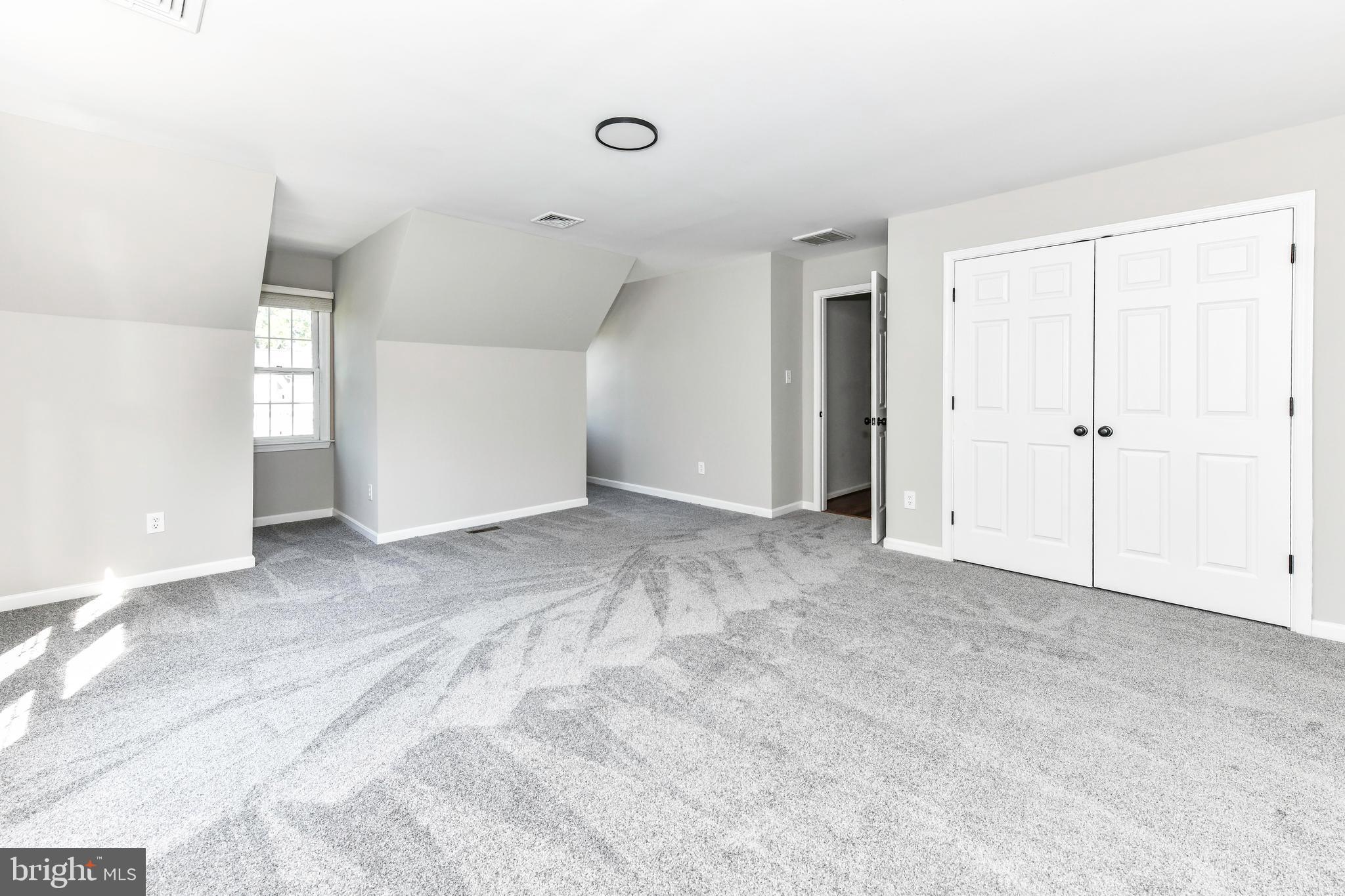 ASHBURN FARM - Residential Lease