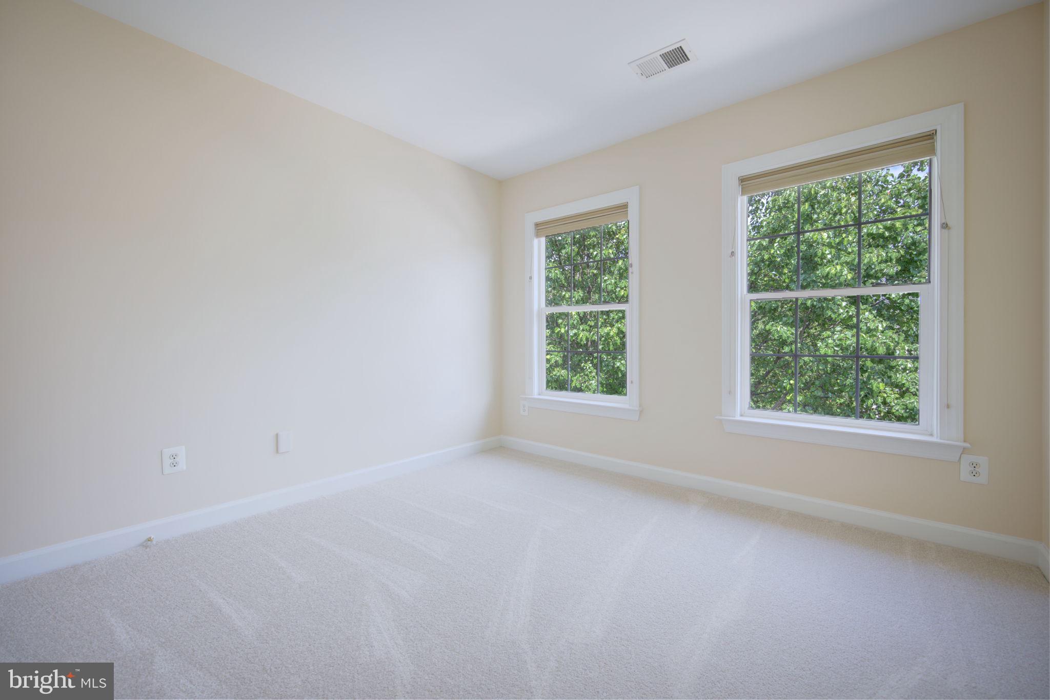 RIVERSIDE STATION - Residential