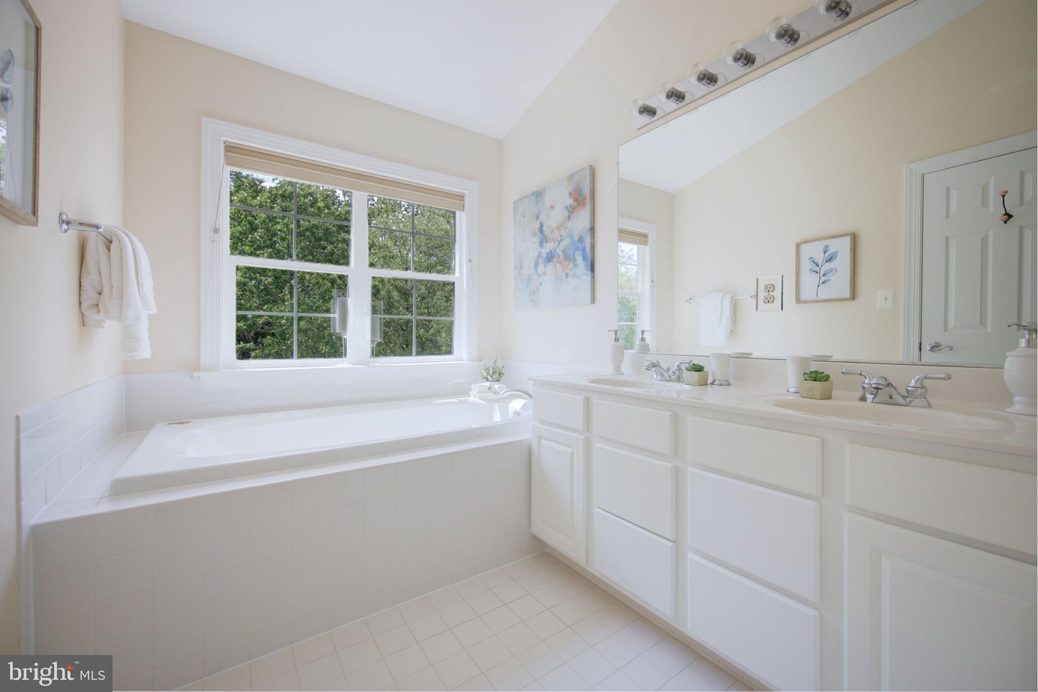 RIVERSIDE STATION - Residential