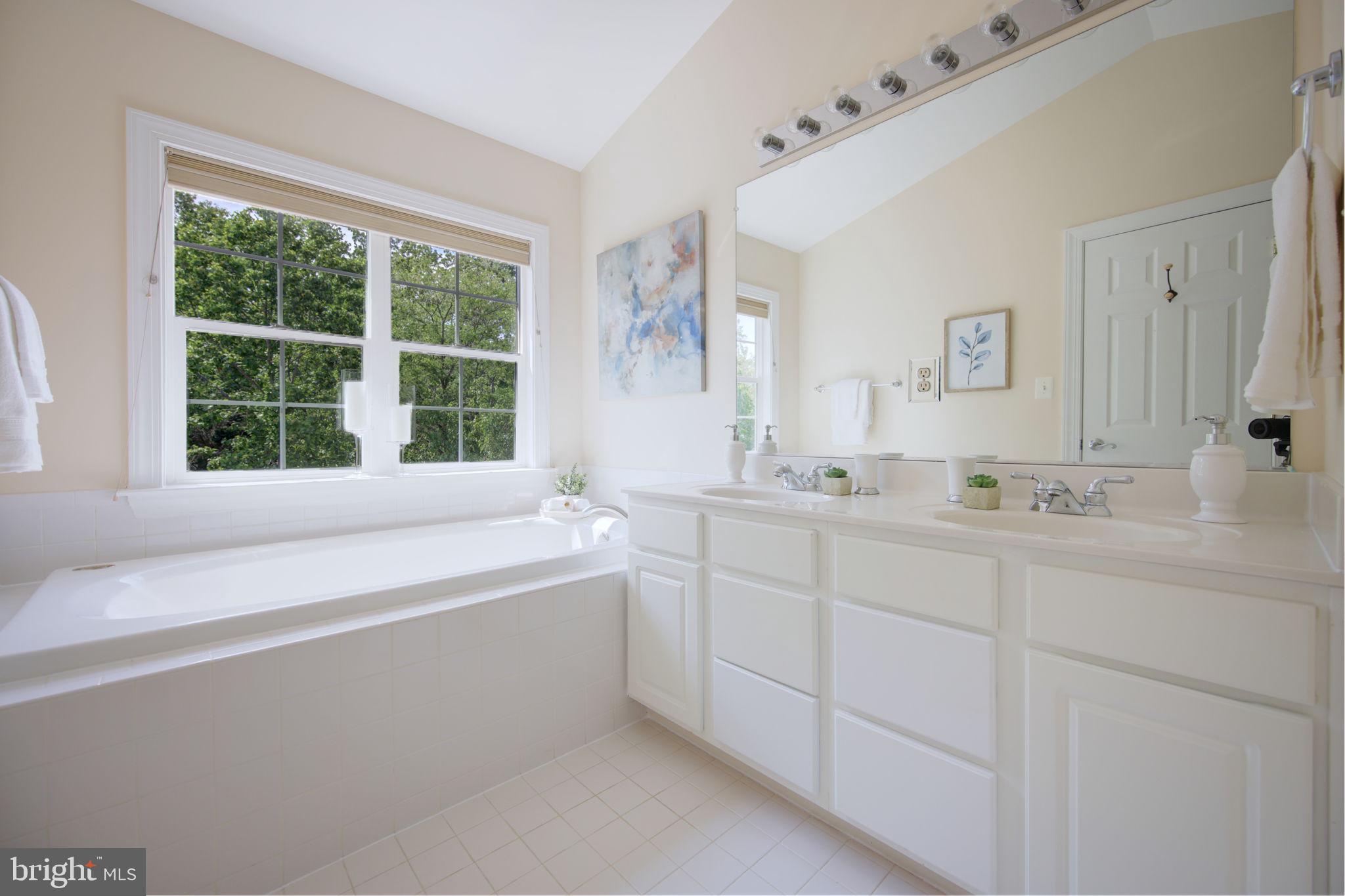 RIVERSIDE STATION - Residential