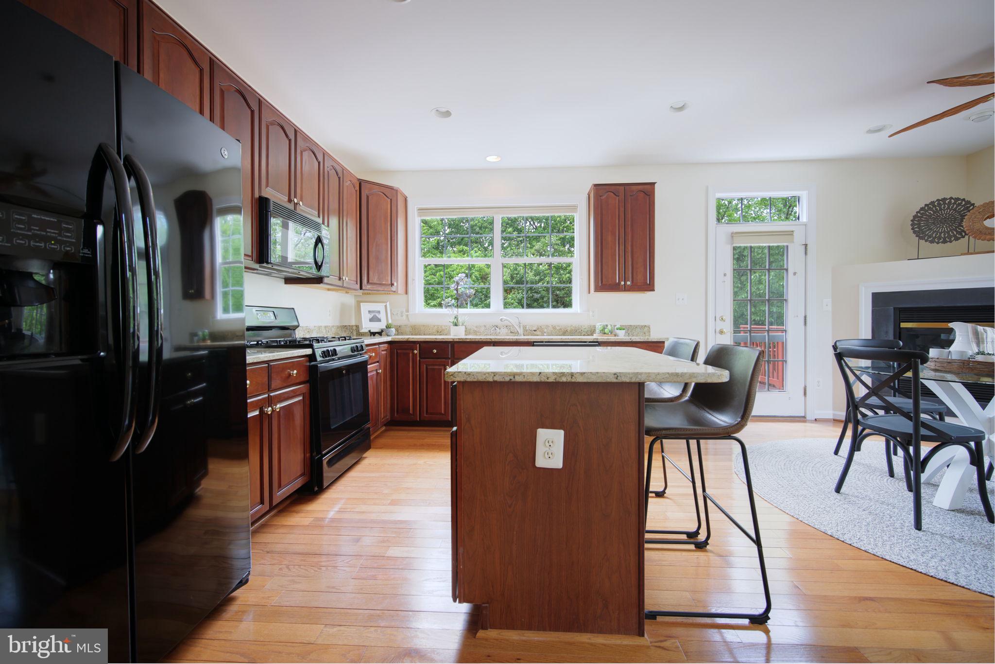 RIVERSIDE STATION - Residential