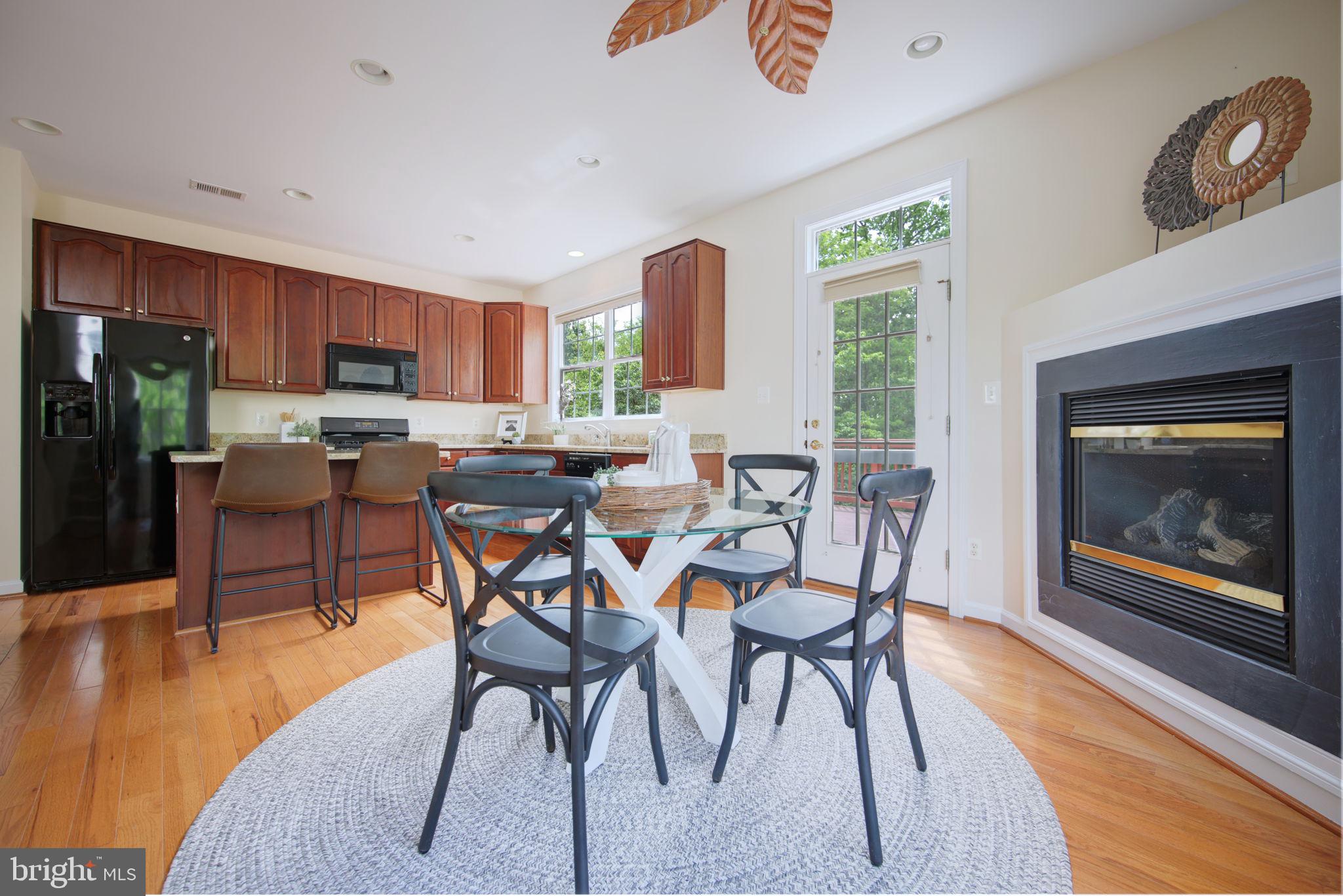 RIVERSIDE STATION - Residential