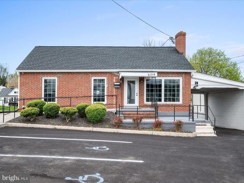 Photo of 2109 Valley Avenue, WINCHESTER, VA 22601 (MLS # VAWI2010214)