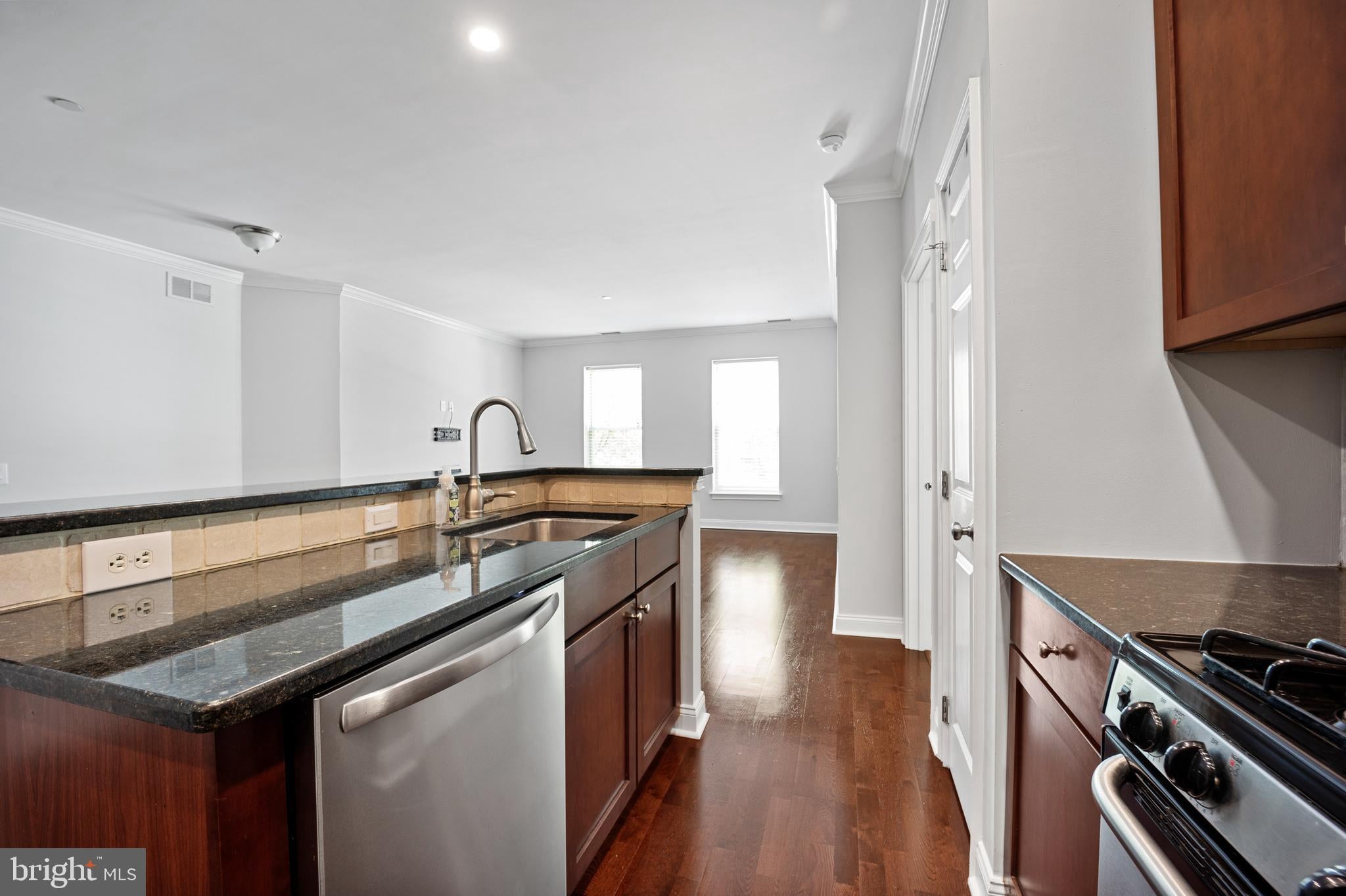 500 ADMIRALS WAY 106