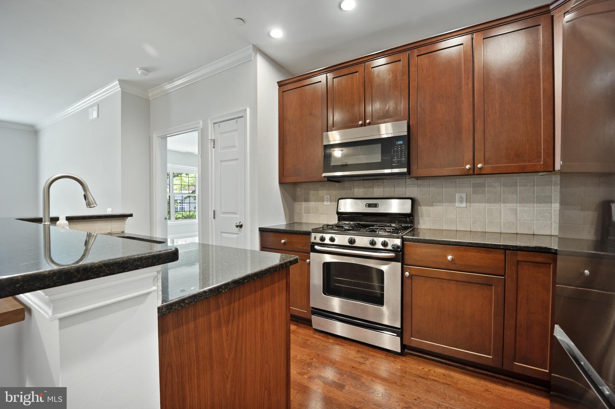 500 ADMIRALS WAY 106