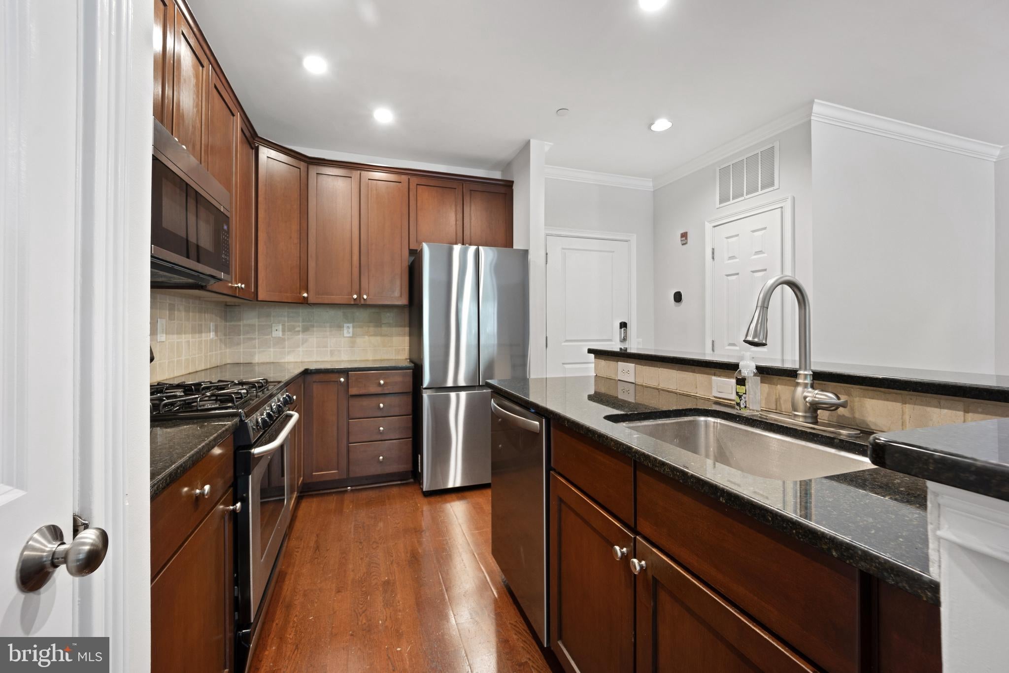 500 ADMIRALS WAY 106