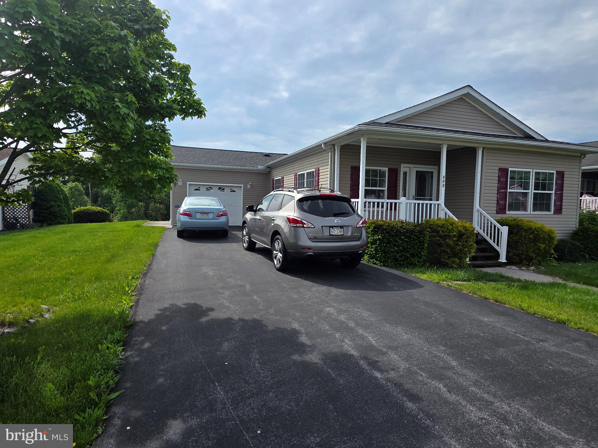 PINE MANOR - Residential