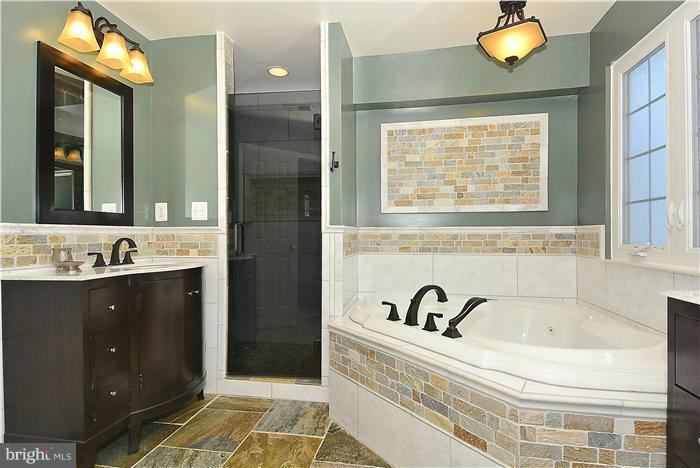 VIRGINIA OAKS - Residential