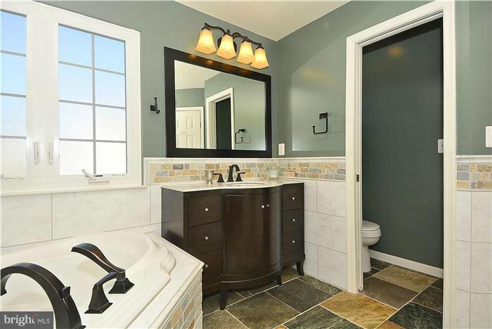 VIRGINIA OAKS - Residential