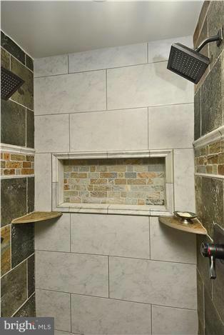 VIRGINIA OAKS - Residential