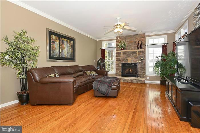 VIRGINIA OAKS - Residential