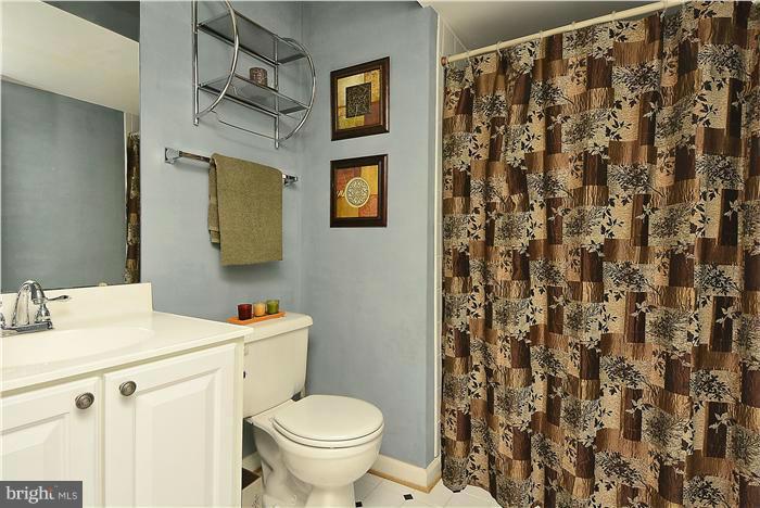 VIRGINIA OAKS - Residential