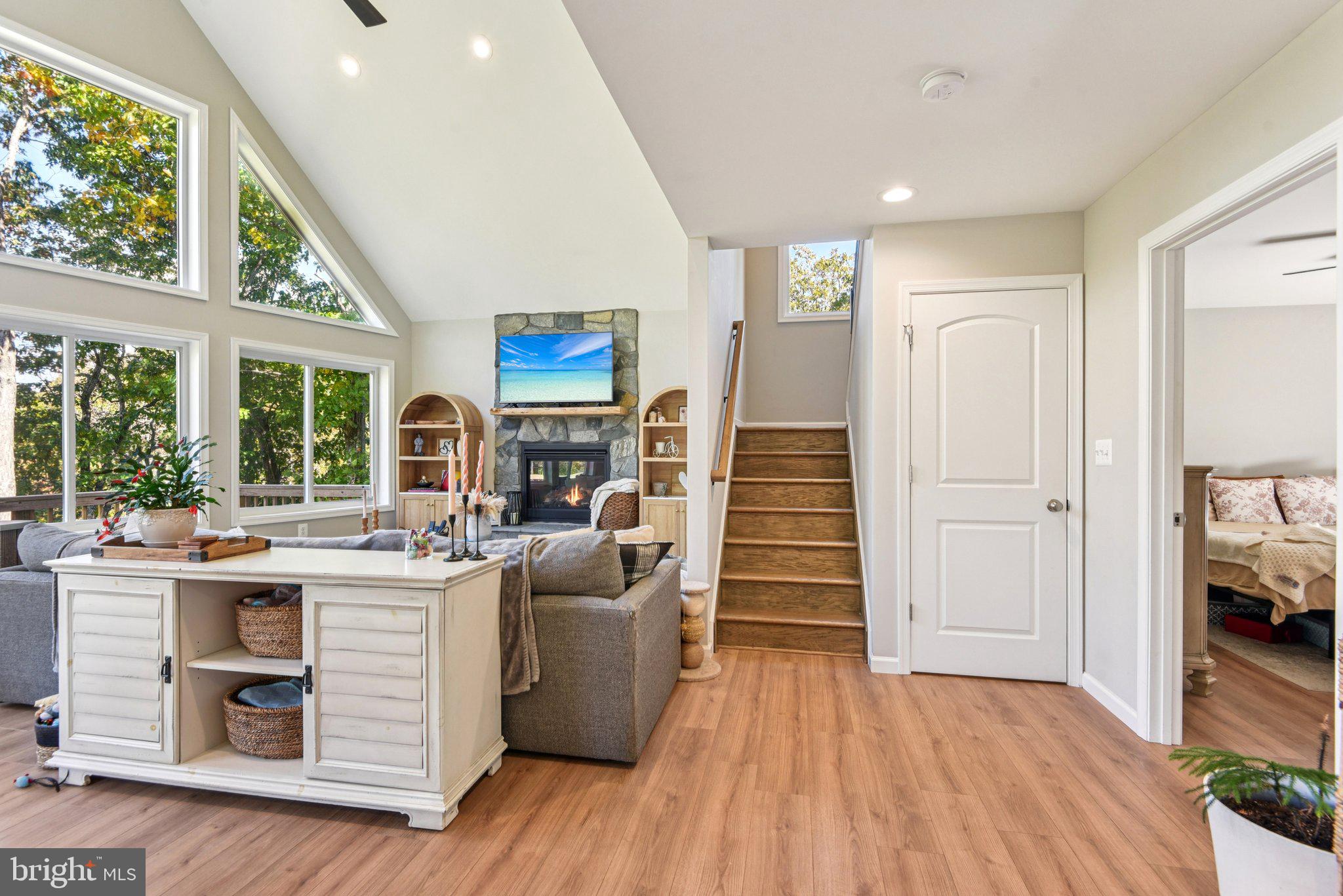 APPLE MT LAKE - Residential