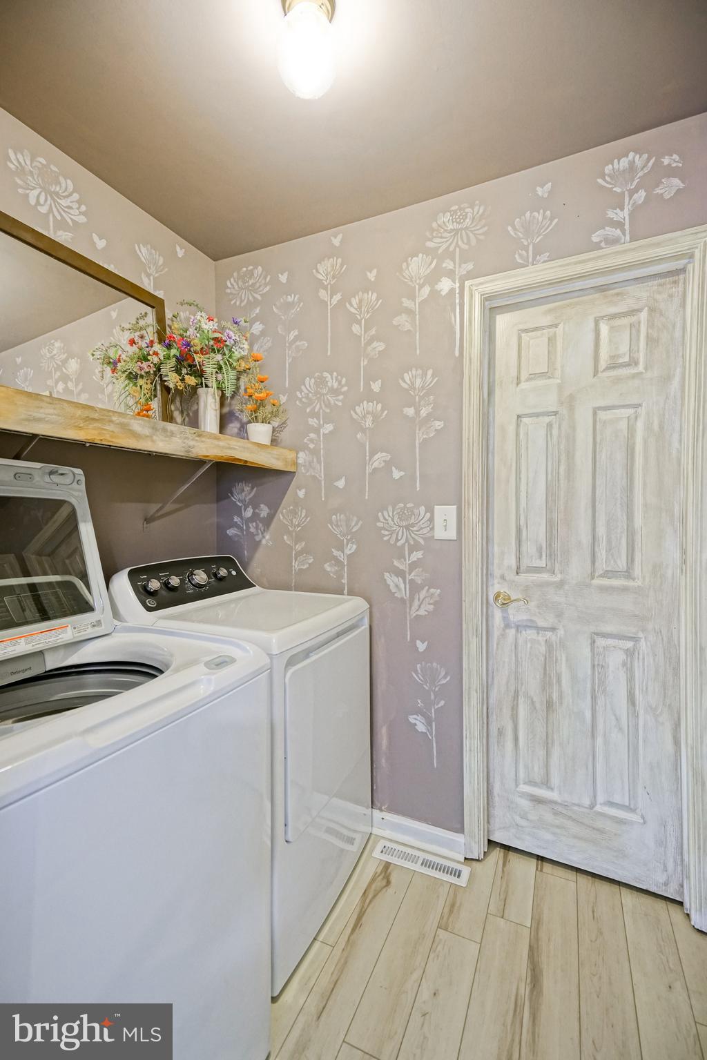 BAY BREEZE ESTATES - Residential