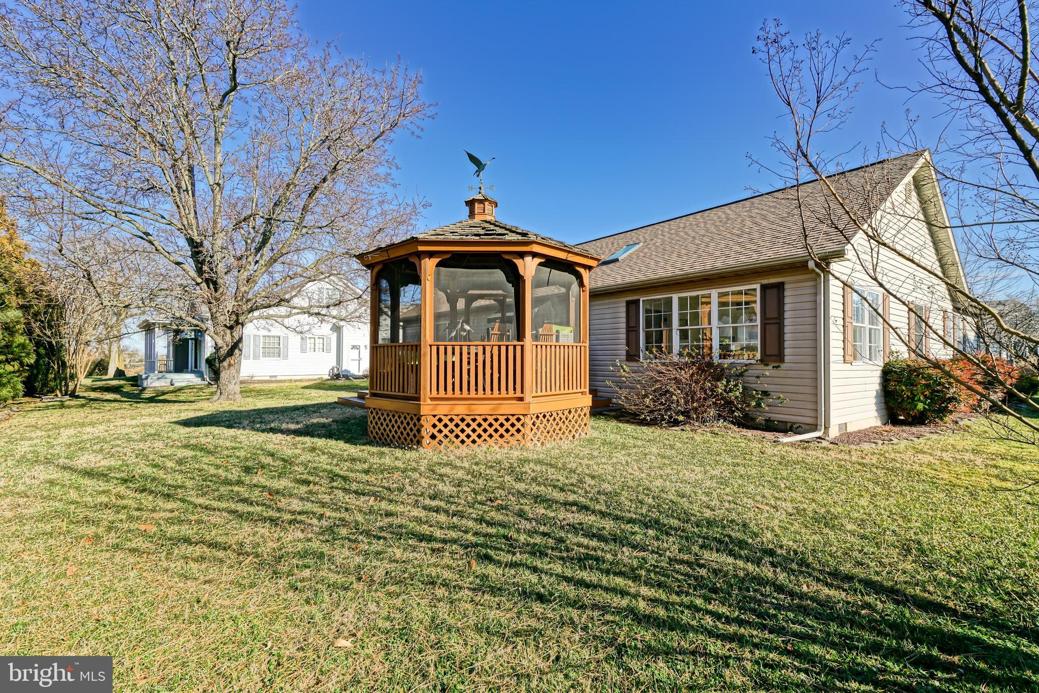 BAY BREEZE ESTATES - Residential