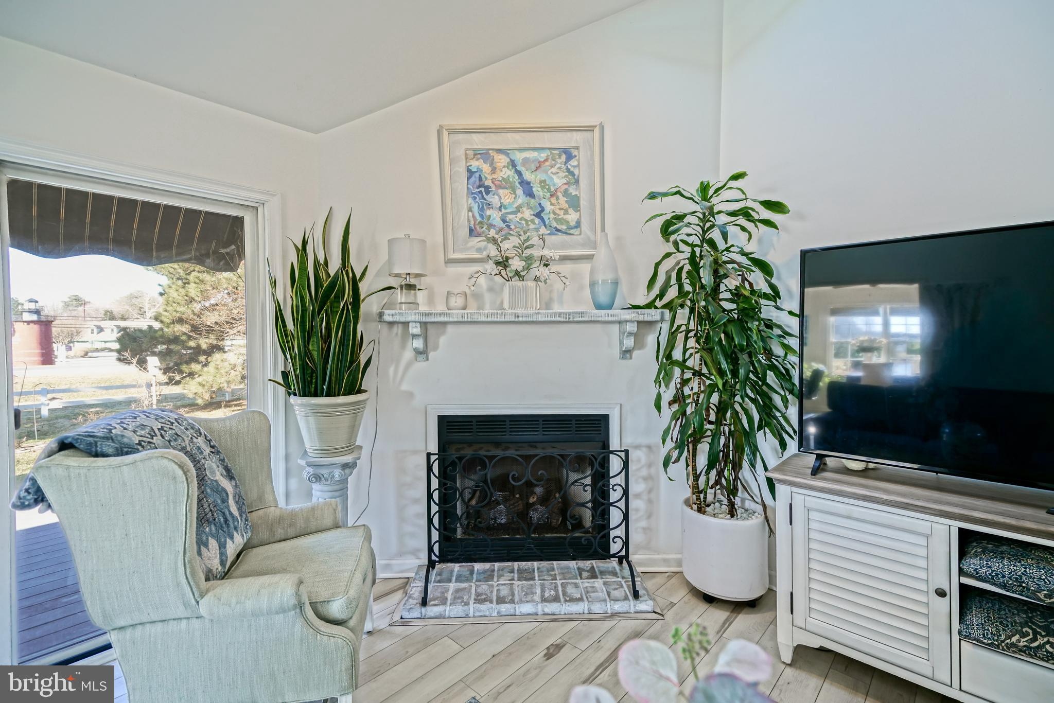 BAY BREEZE ESTATES - Residential