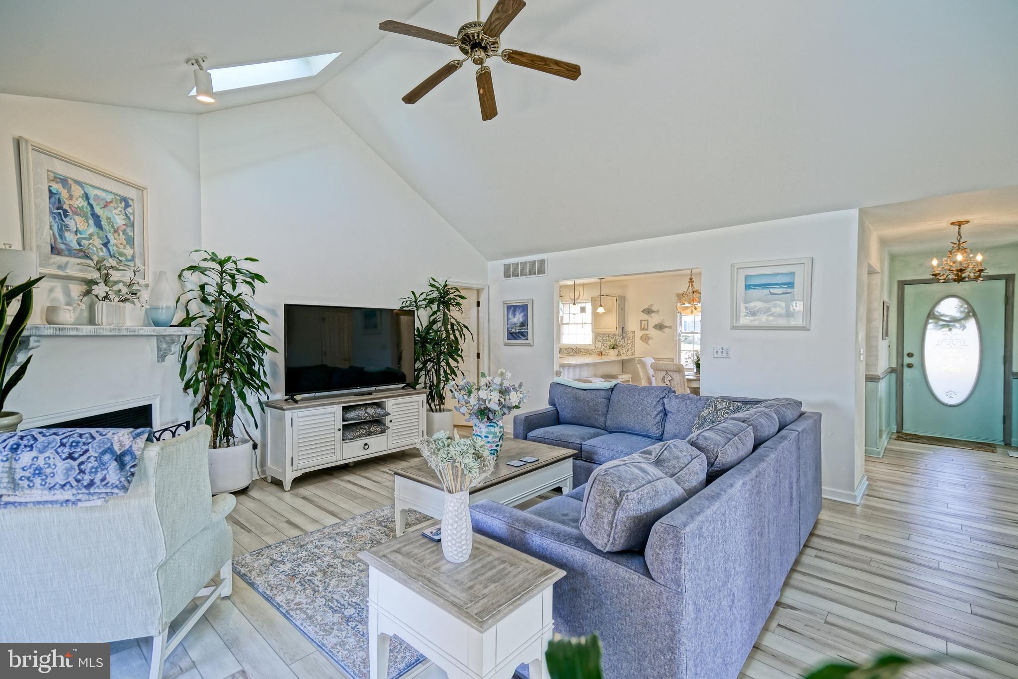 BAY BREEZE ESTATES - Residential