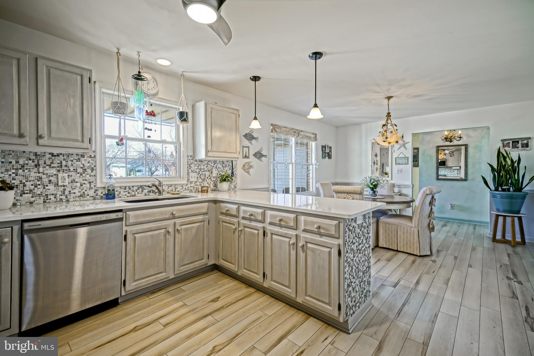 BAY BREEZE ESTATES - Residential