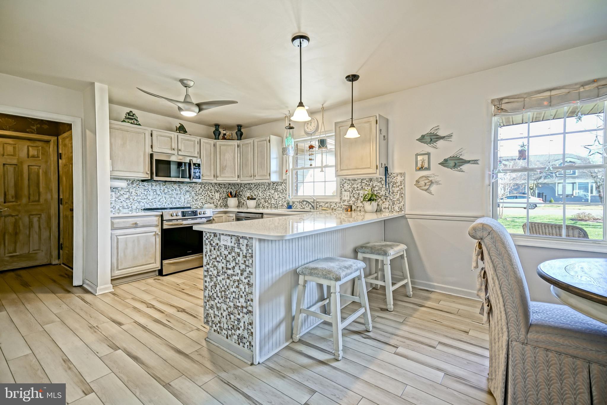 BAY BREEZE ESTATES - Residential