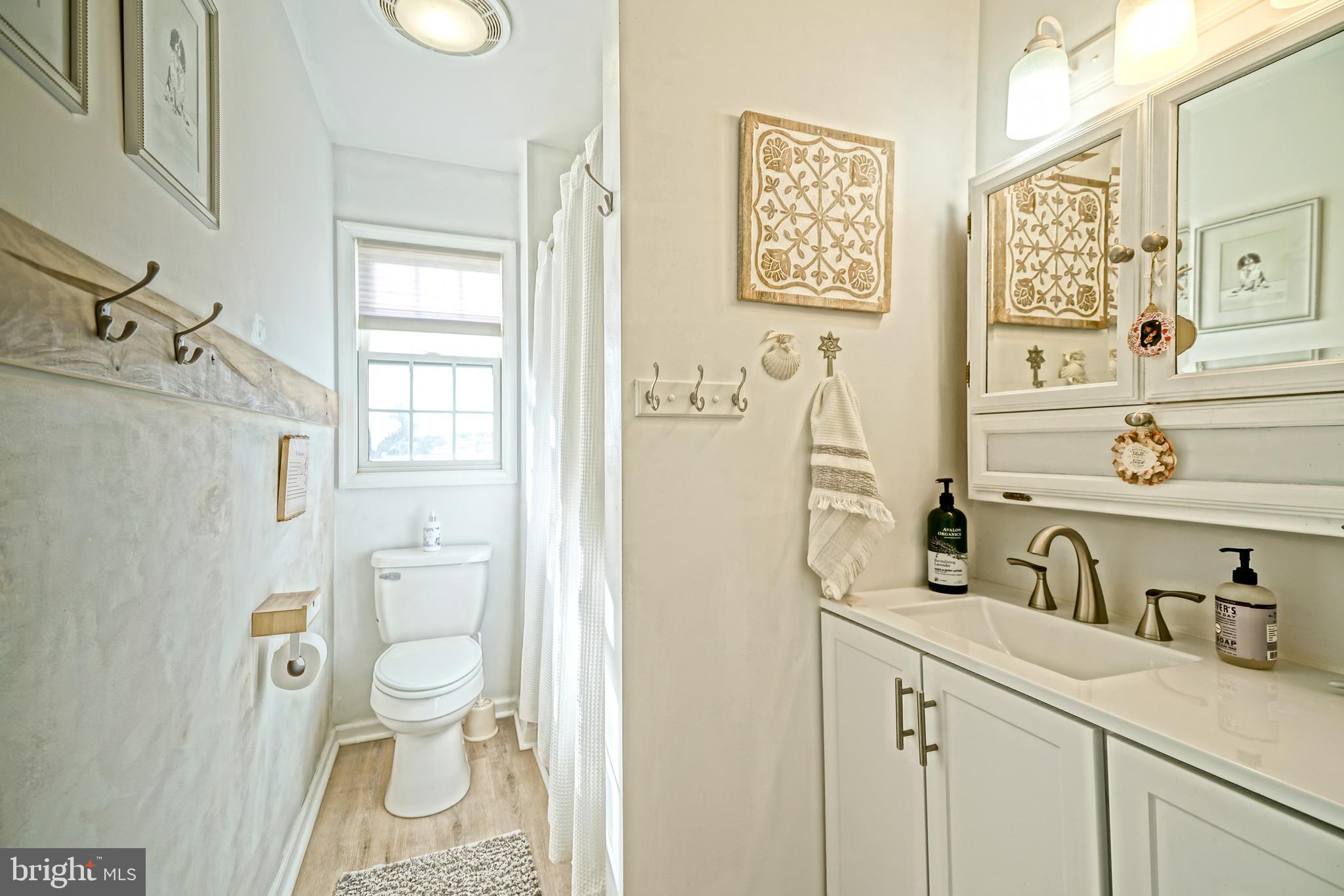 BAY BREEZE ESTATES - Residential