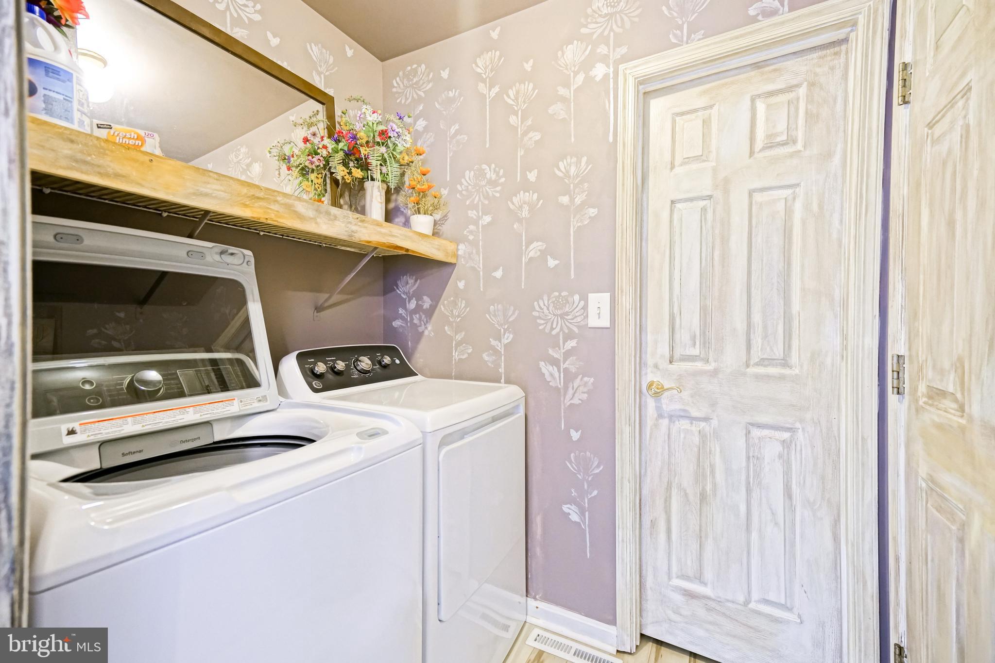 BAY BREEZE ESTATES - Residential