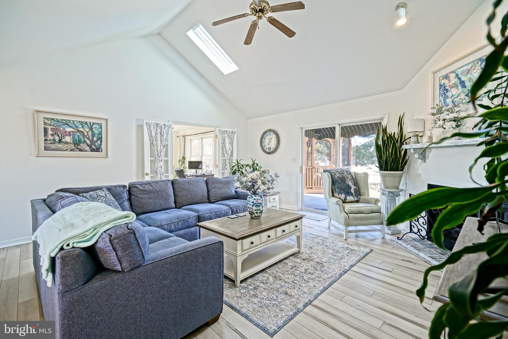 BAY BREEZE ESTATES - Residential