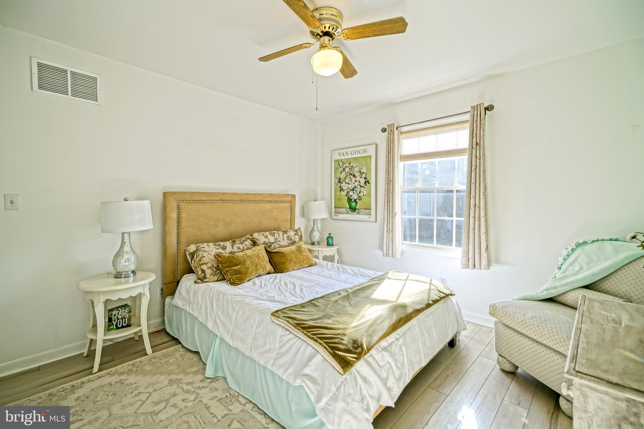 BAY BREEZE ESTATES - Residential