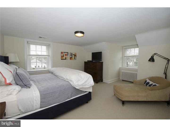 CHESTNUT HILL - Residential