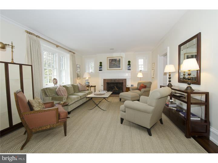 CHESTNUT HILL - Residential
