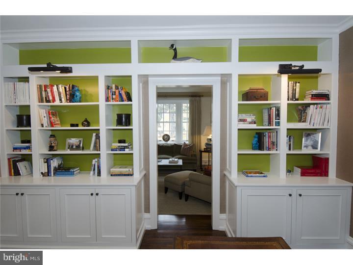 CHESTNUT HILL - Residential