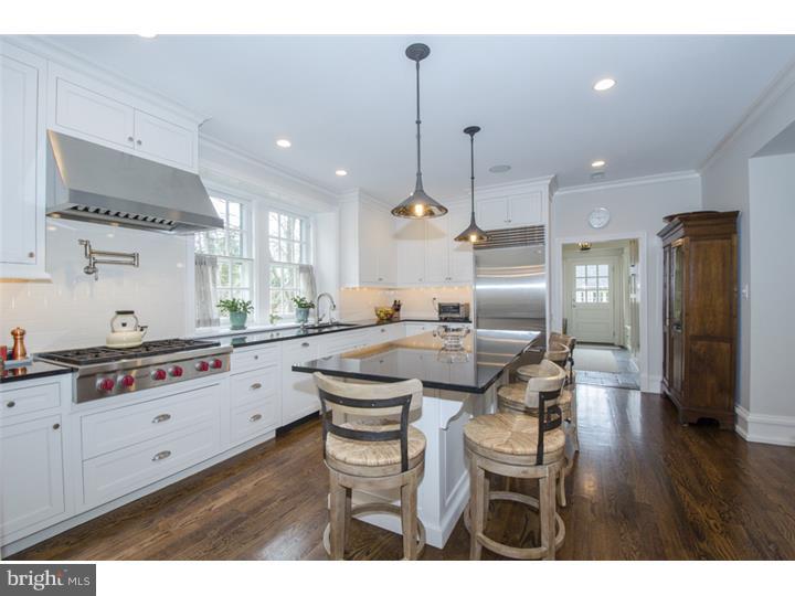 CHESTNUT HILL - Residential