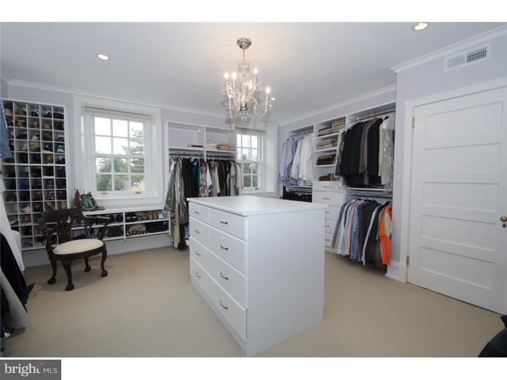 CHESTNUT HILL - Residential