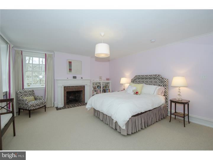 CHESTNUT HILL - Residential